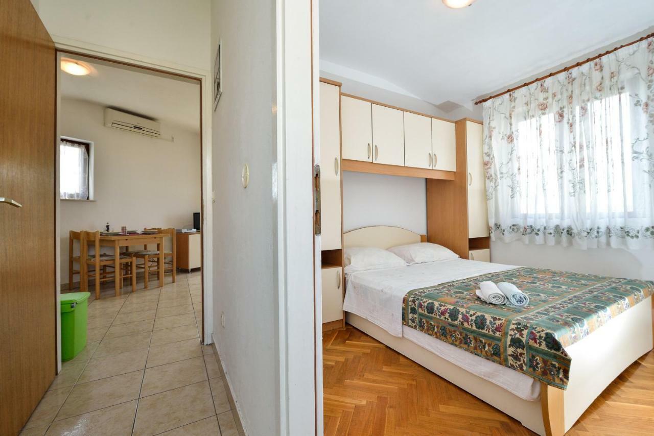 Apartments Ana Petrcane Exterior photo