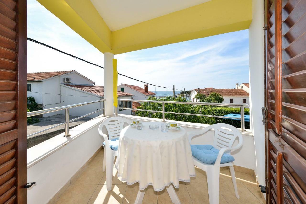 Apartments Ana Petrcane Exterior photo