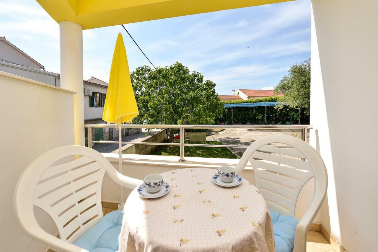 Apartments Ana Petrcane Exterior photo
